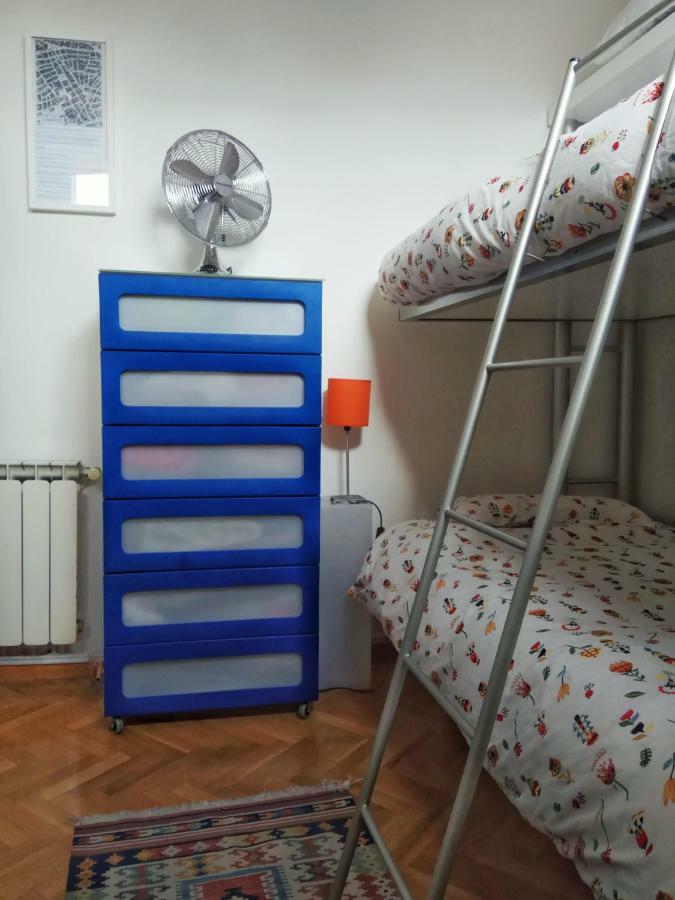 Habitacion Privada Paseo Del Arte Madrid Esterno foto